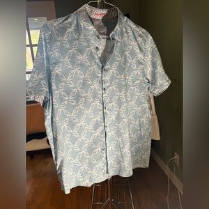 Ted Baker size 6 Light Blue Leaf Pattern Shirt